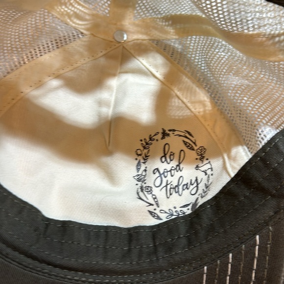 Women's John Deere Chicken Mom Hat, Chickens, Baseball Cap, NWOT - Picture 5 of 5